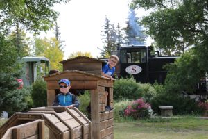train-kids-playing